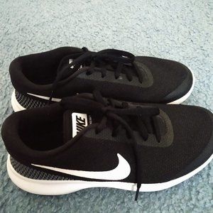 Nike Flex Tennis Shoes